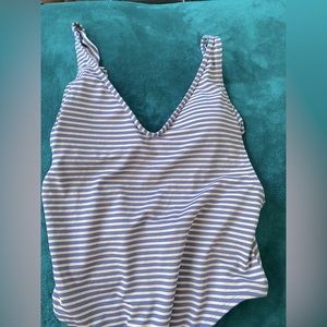 amazing swimsuit, from aerie, bottoms are not to big but not to small